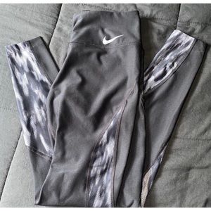 NIKE DRI-FIT LEGGING